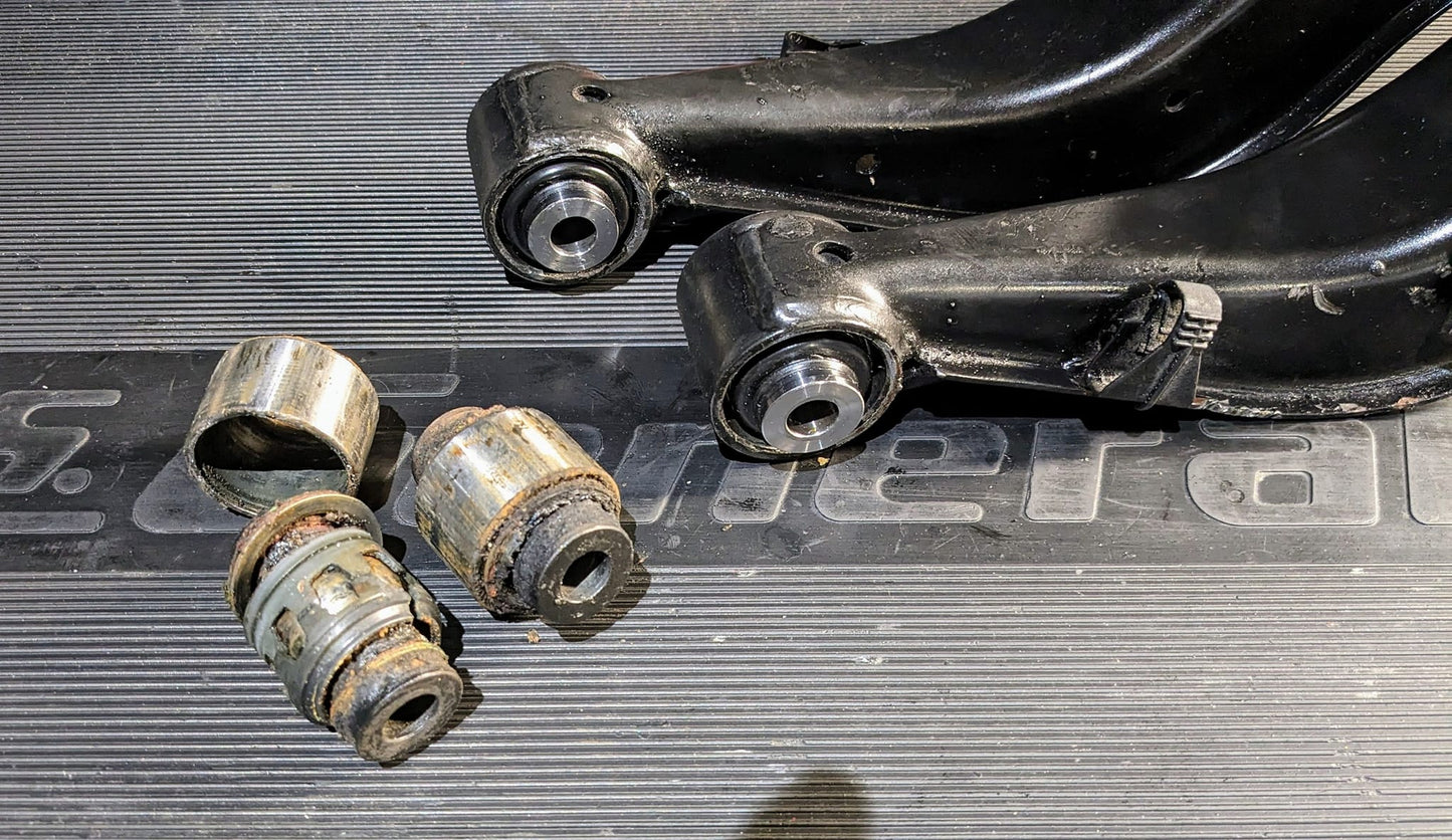 BMW E31 Upper rear wishbone ball joint bushing (Pair) Old BMW Part number for reference: 33321138015