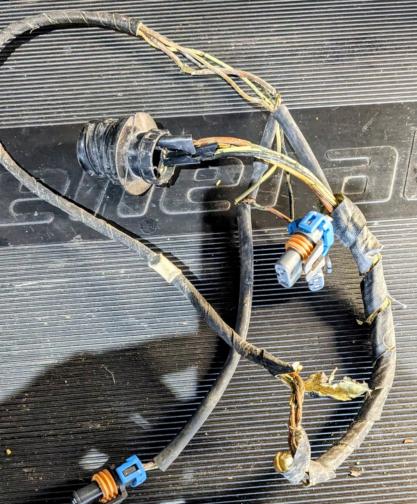 BMW E31 US Spec Complete Headlight Wiring Harness (Pair) BMW # 63128354547
