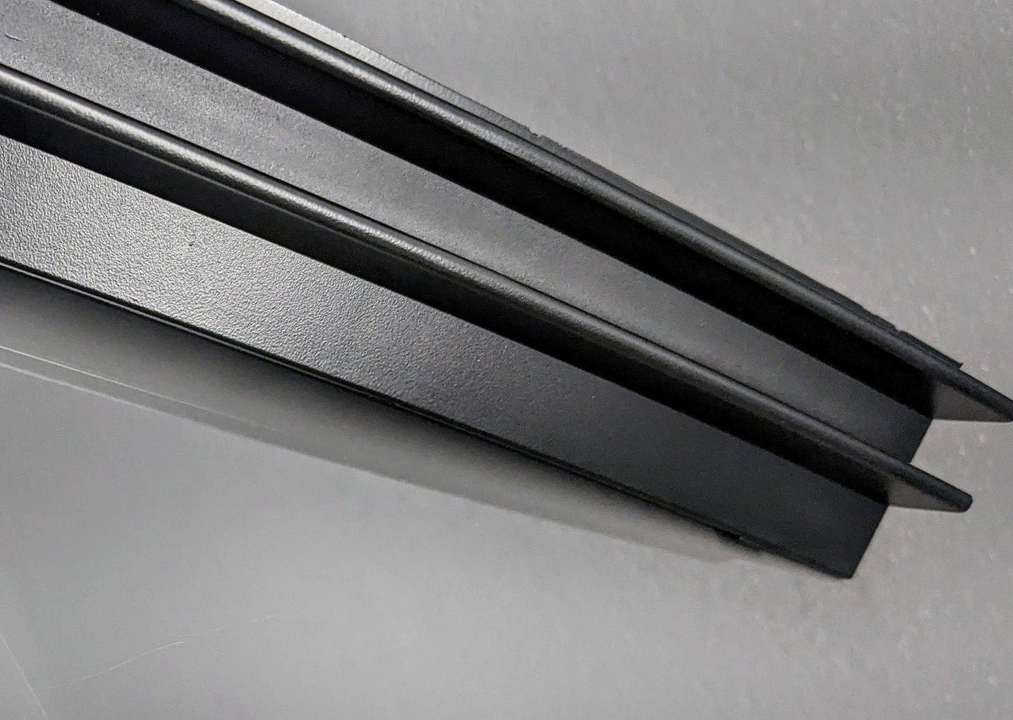 BMW E31 Center License Plate delete trim grid, Old BMW Part Number for Reference: 51111970220