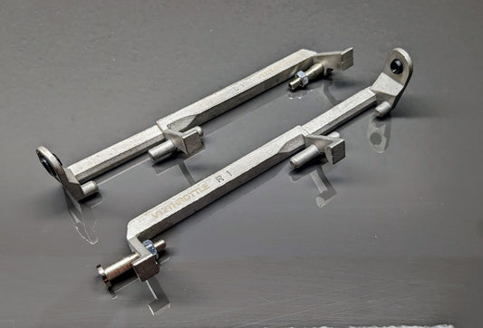 BMW E31 850 840 Passengers Side Door Handle Pivot 51218124296