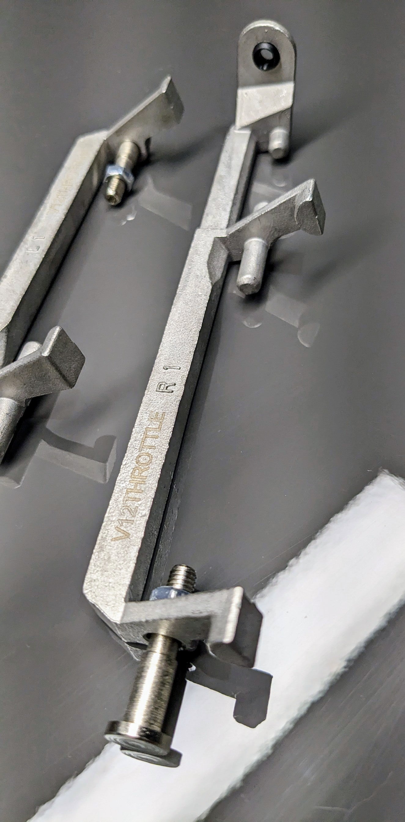 BMW E31 850 840 Drivers Side Door Handle Pivot 51218124295