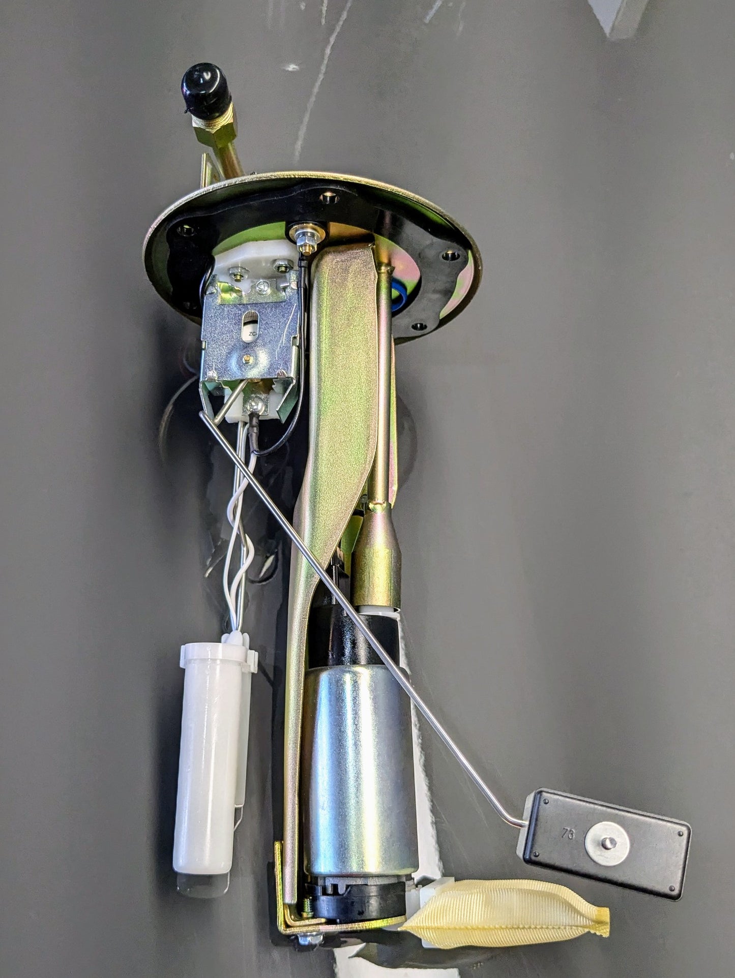 Mitsubishi 3000GT GTO Dodge Stealth NON Turbo Fuel Pump Assembly Old Part # MB678806/MB698857