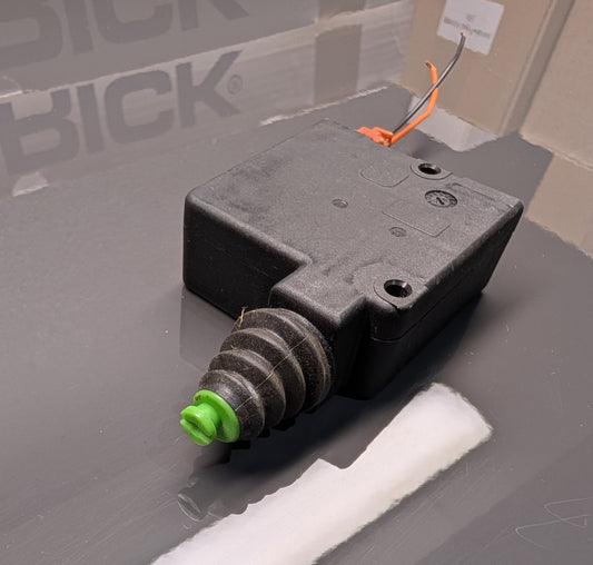 BMW E31 Trunk Lock Actuator Old Part Number for reference: 67111392020 Actuator V12THROTTLE CORP