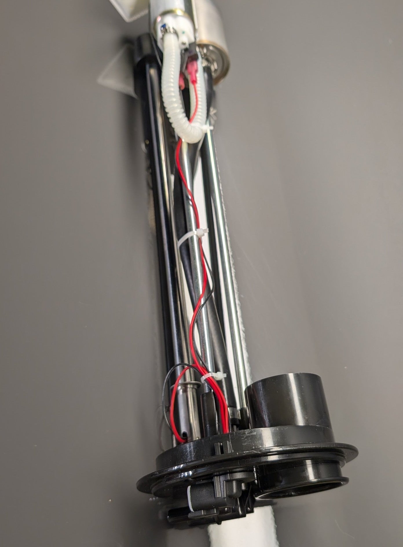 NEW 2002-2006 Harley Davidson V-Rod Complete Fuel Pump Assembly