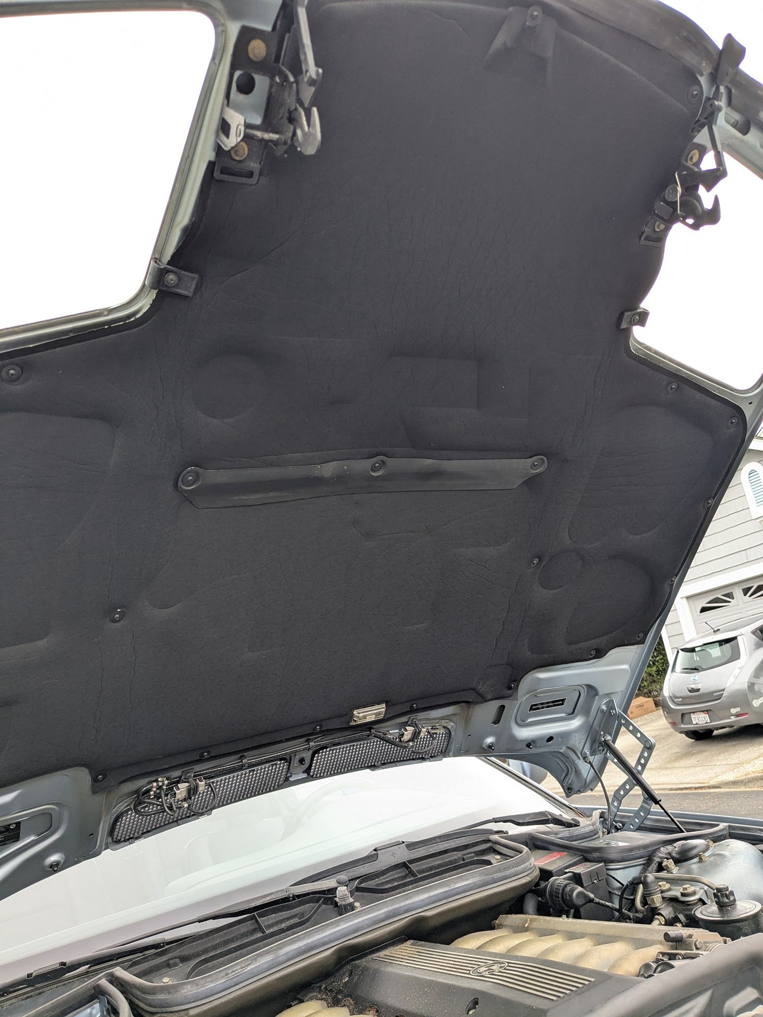 BMW E31 Sound and Heat insulating engine hood liner 51488128709 V12THROTTLE CORP