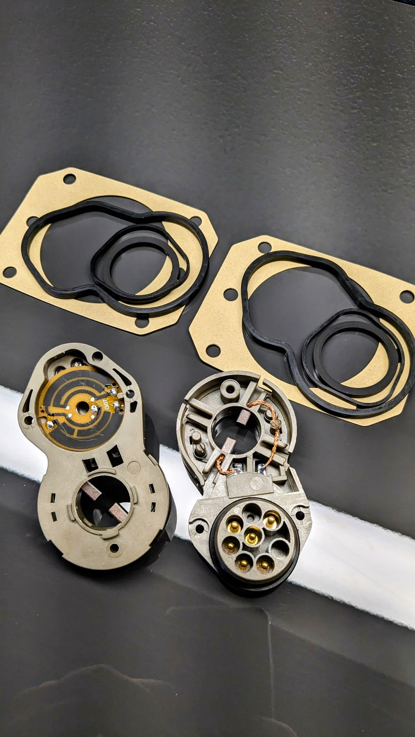 E31 E32 BMW Throttle Body Encoder Plate (Pair) - 850Ci 850i 850CSi 750 ...