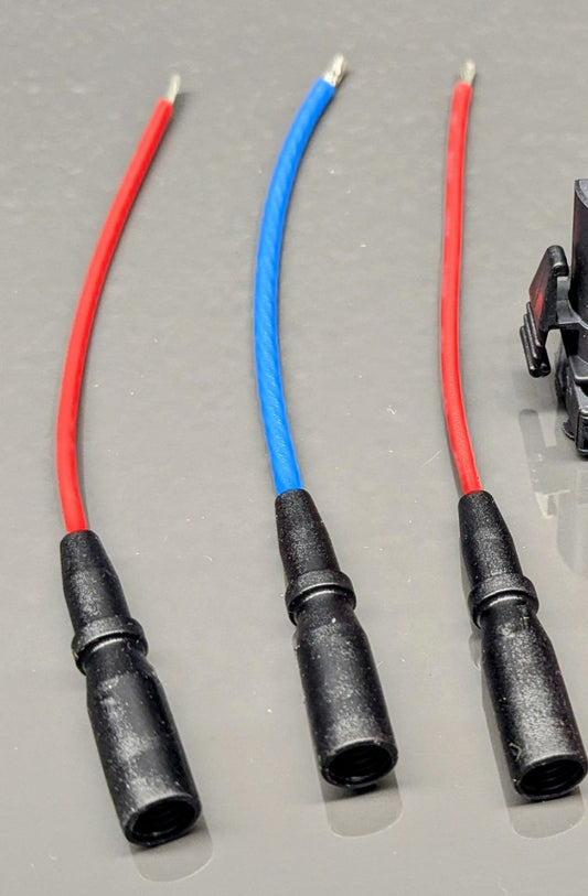 3 BMW Electrical Plugs 61130007442 / 61130007441