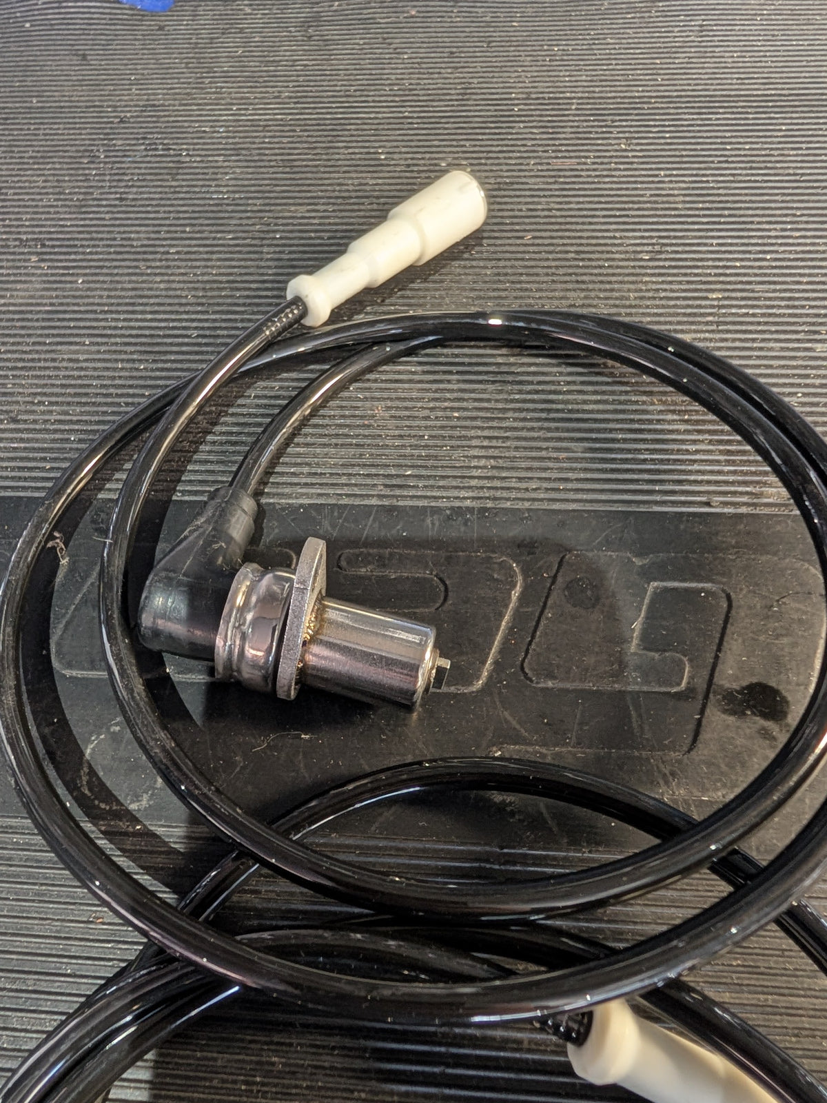 Pre 09/1991 BMW E31 850i Rear Left ABS Sensor Old Part # 34521180651