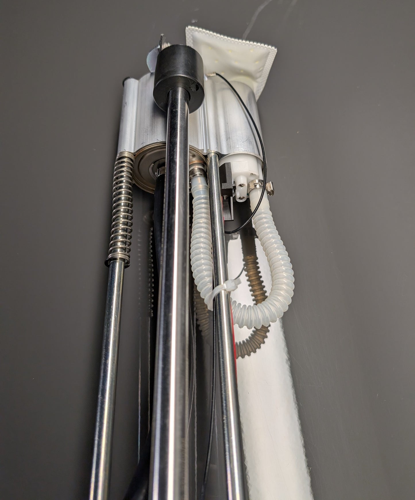 NEW 2006-2007 Harley Davidson Street Rod / Night Rod Complete Fuel Pump Assembly