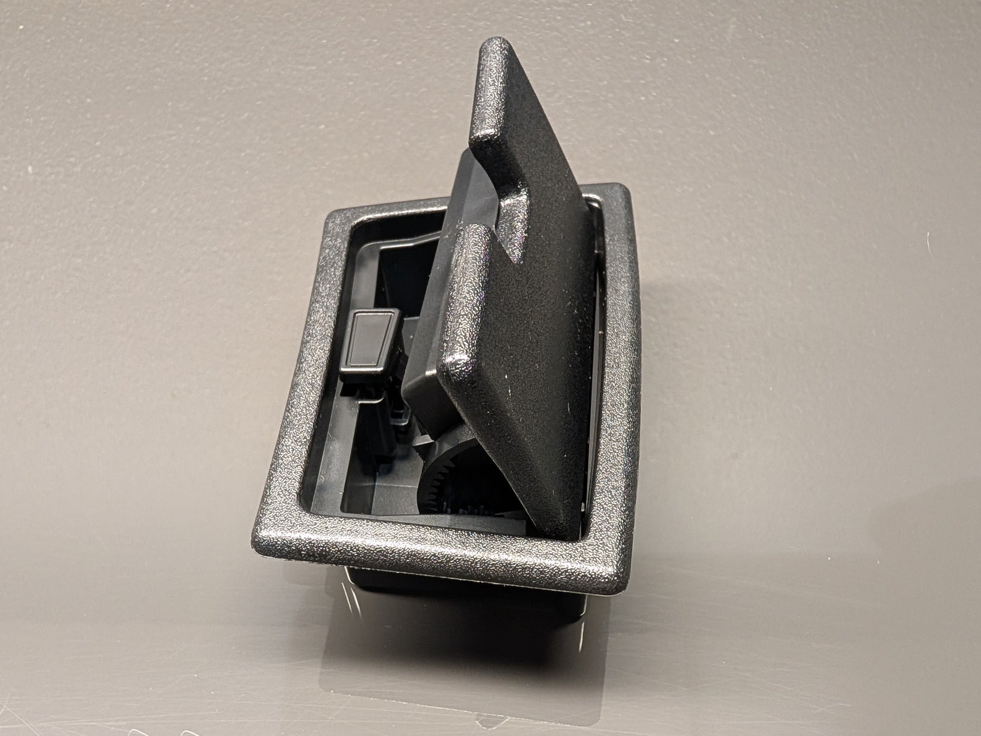 Complete BMW E31 Interior Coin Holder Old BMW Part # 51418128463 / 51418124973 V12THROTTLE CORP