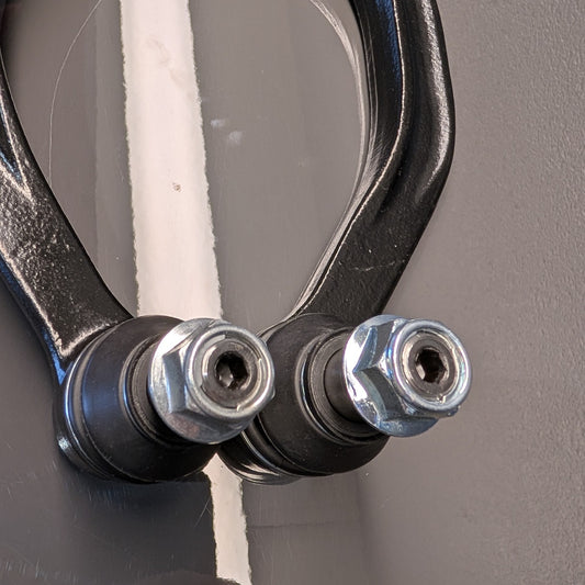 BMW E31 Rear Control Arm (Pair) Old BMW Part number for reference: 33321135134 / 5 V12THROTTLE CORP